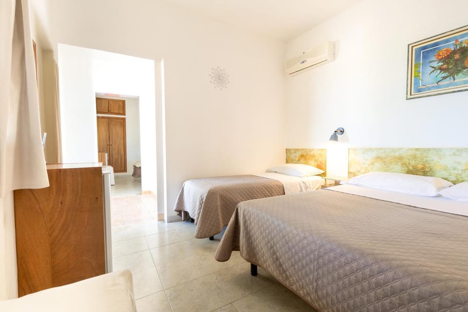 Bed, Photo of the whole room, Bedroom, air conditioner