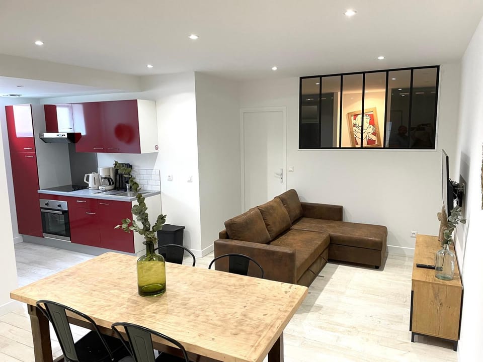 Kitchen or kitchenette, Living room, Dining area