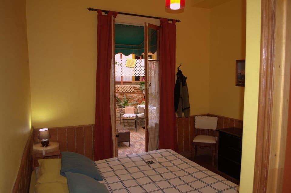 Bed, Photo of the whole room, Decorative detail