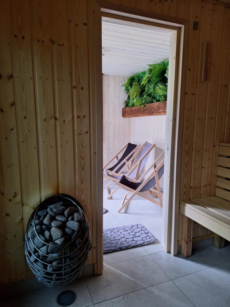 Seating area, sunbed
