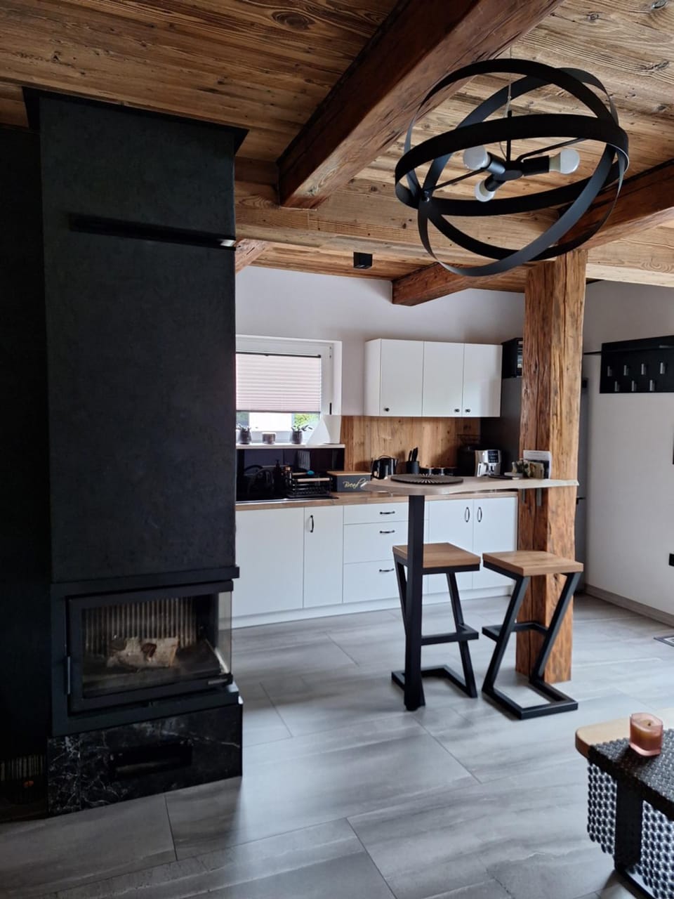 Kitchen or kitchenette, Seating area, pet friendly