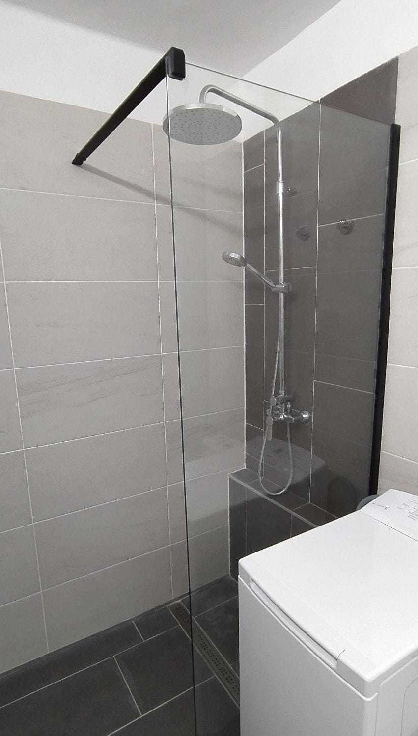 Shower, Bathroom, towels
