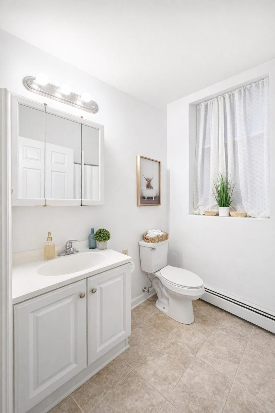 Cozy up with me! Longer stays! Free parking Apartment in Watervliet