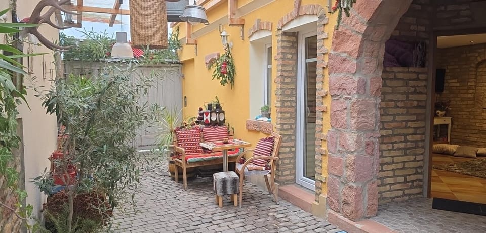 Patio, Day, Seating area