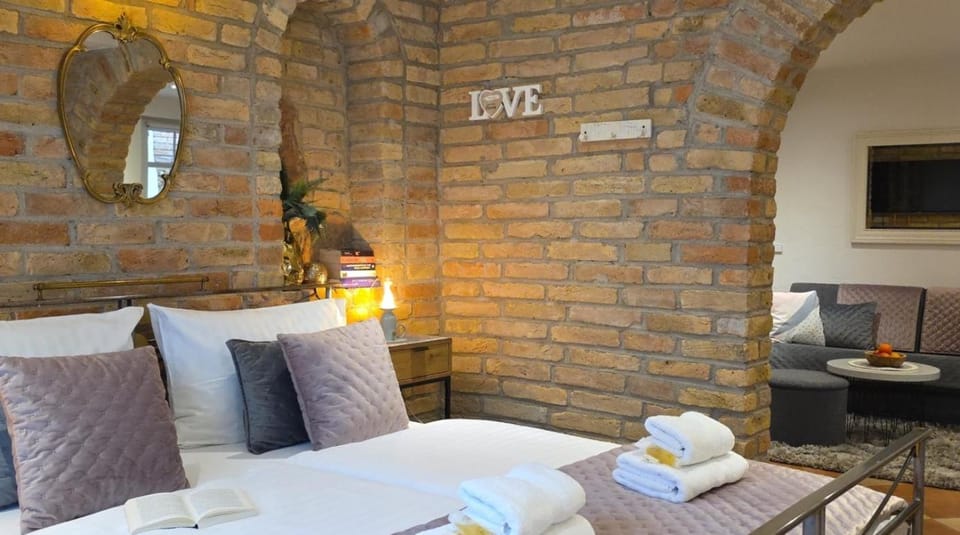 Bed, Living room, Bedroom