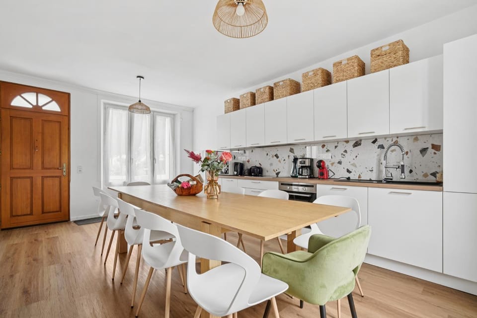 Communal kitchen, stove, stove, kitchen, kitchen