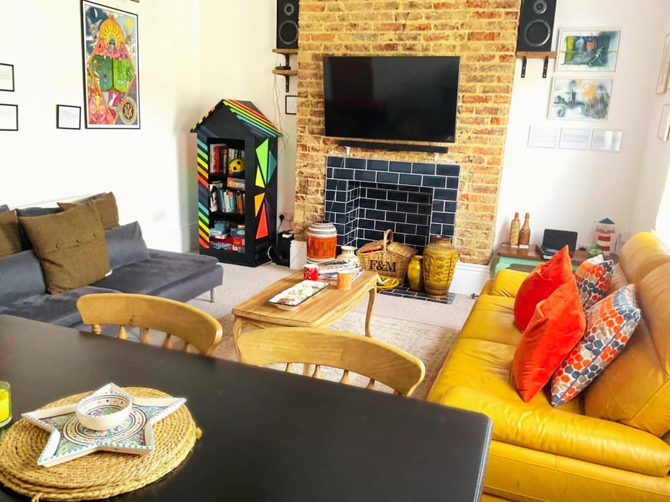 Communal lounge/ TV room, Living room