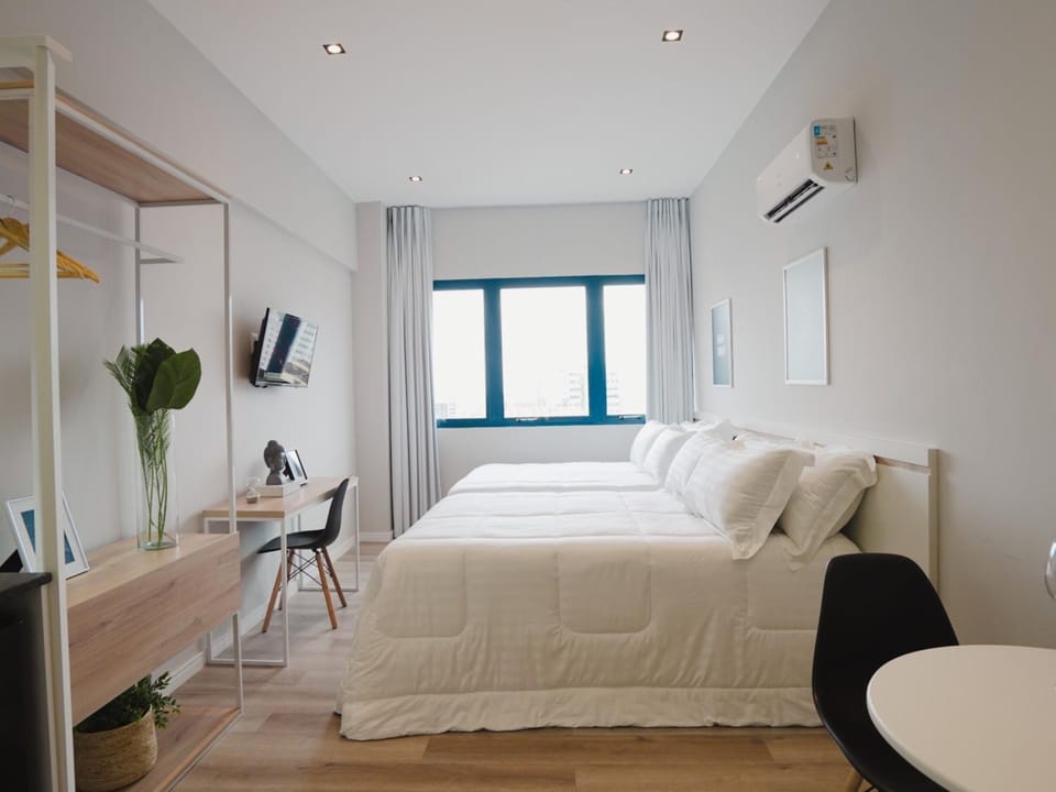 Bed, View (from property/room), Photo of the whole room, Bedroom