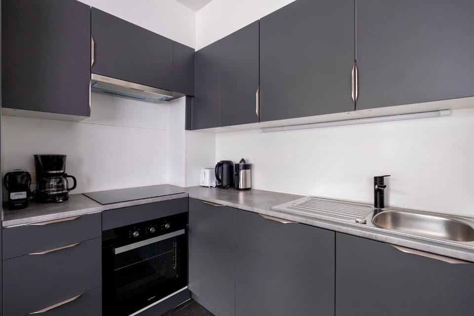 Coffee/tea facilities, Kitchen or kitchenette, oven, pet friendly, stove, toaster