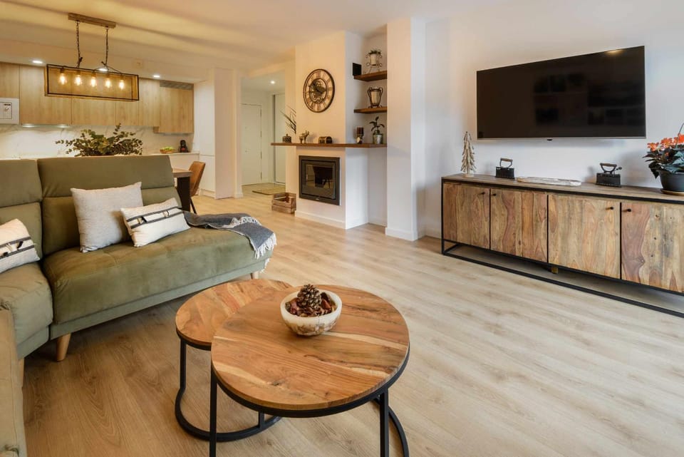 Kitchen or kitchenette, Living room