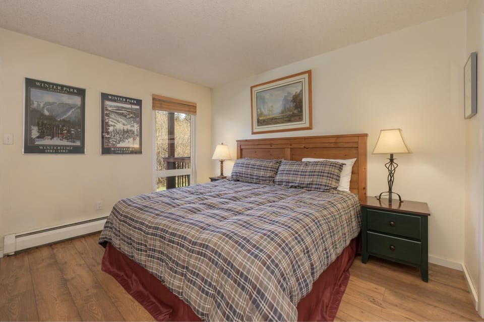 Bed, Day, Bedroom, furniture, heating