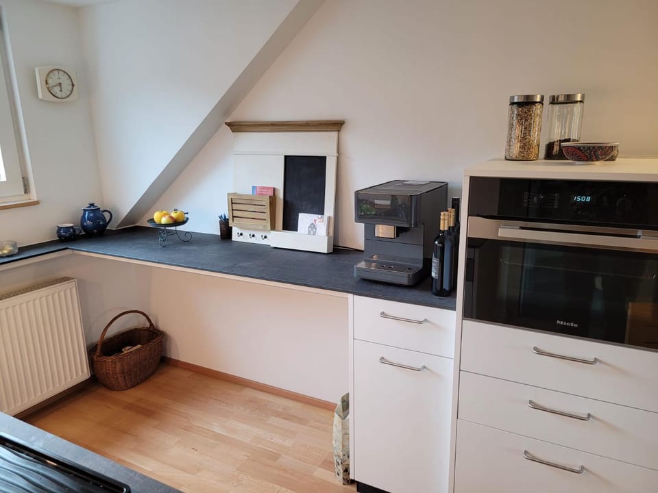 Coffee/tea facilities, Kitchen or kitchenette, minibar, pet friendly, stove