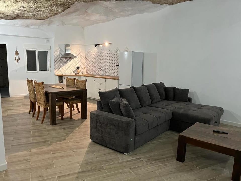 Cueva Lala House in Abona