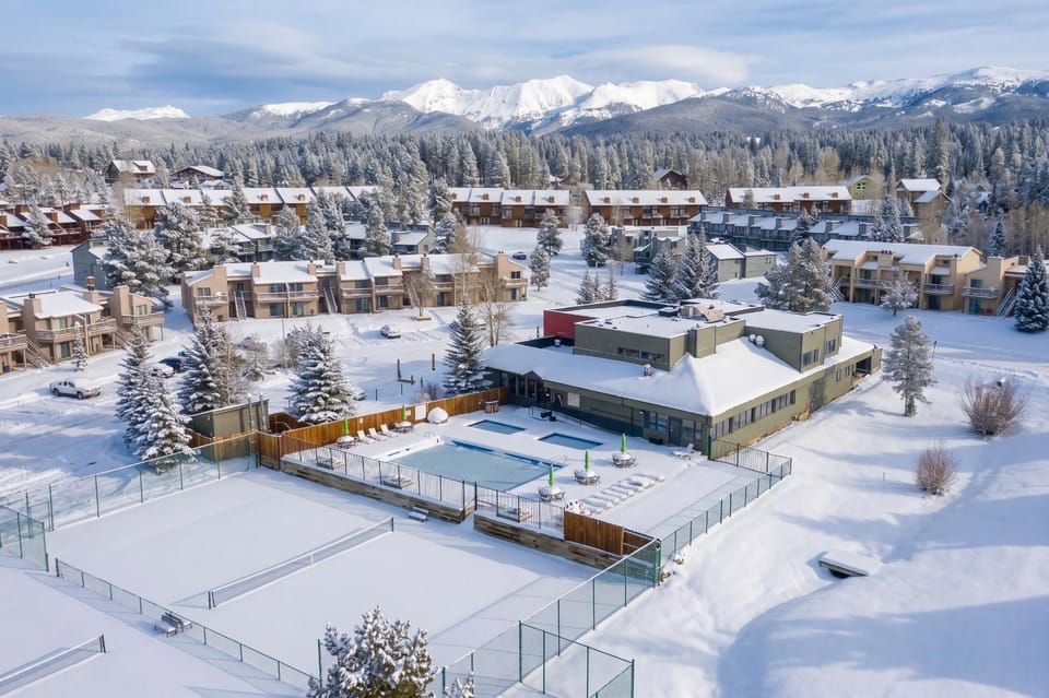 Day, Natural landscape, Bird's eye view, Winter, Tennis court, Mountain view, Swimming pool