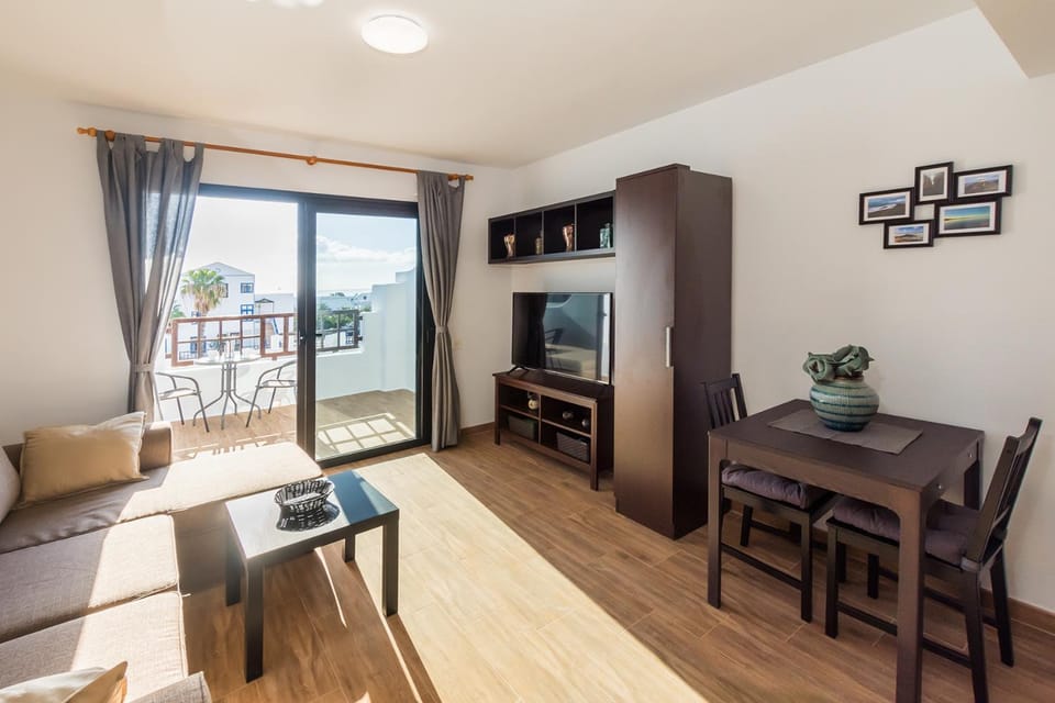 TV and multimedia, Balcony/Terrace, Living room, Dining area
