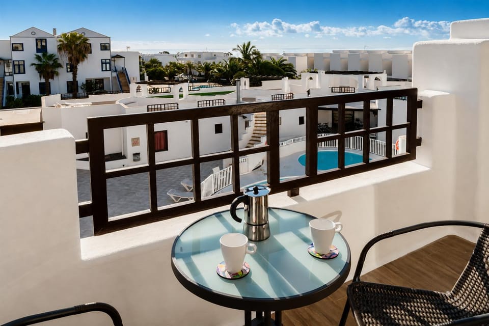 Balcony/Terrace, Pool view, Sea view