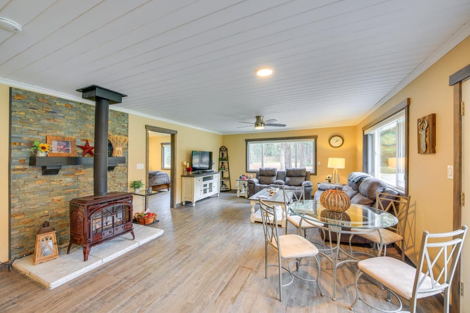Scenic Priest Lake Vacation Rental: Deck + Views! House in Priest Lake