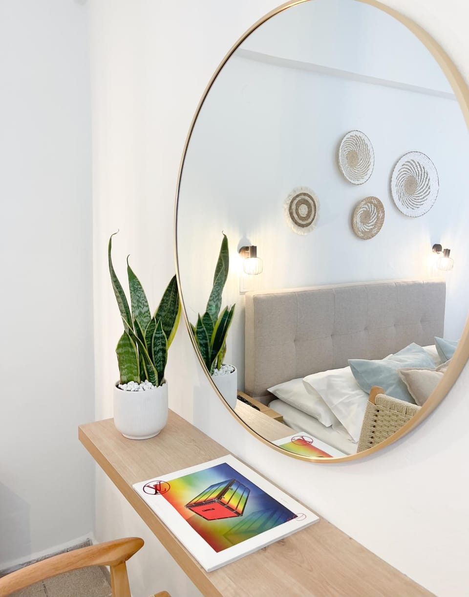 Bed, Living room, Seating area, Bedroom