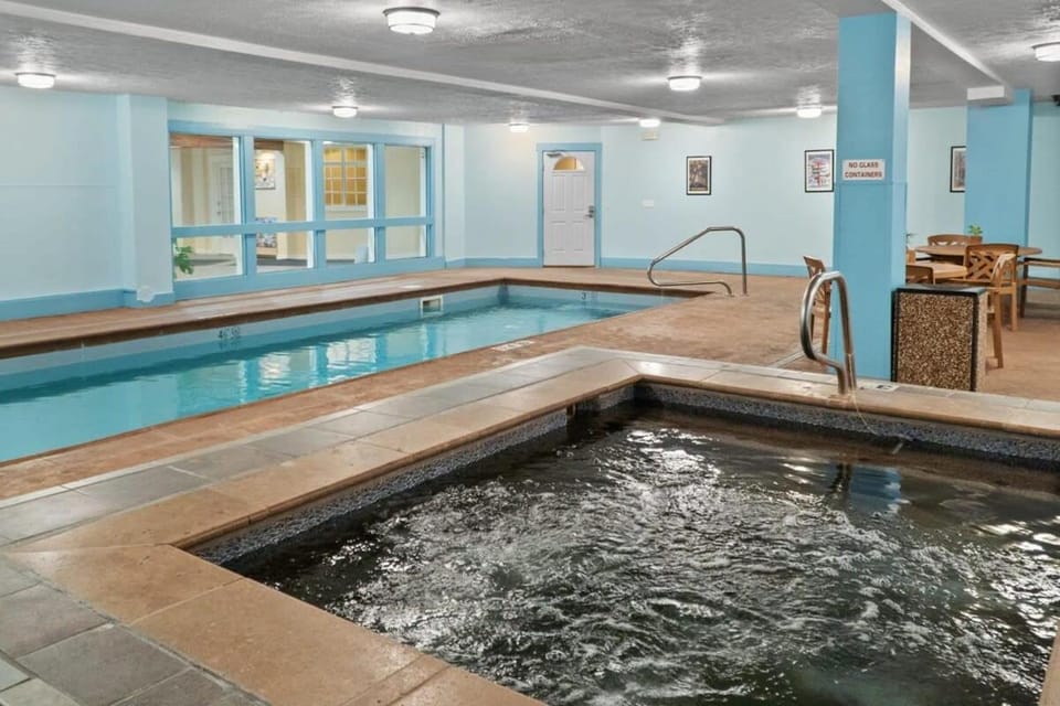 Chic 2BDR Downtown Condo Walk Everywhere House in Breckenridge