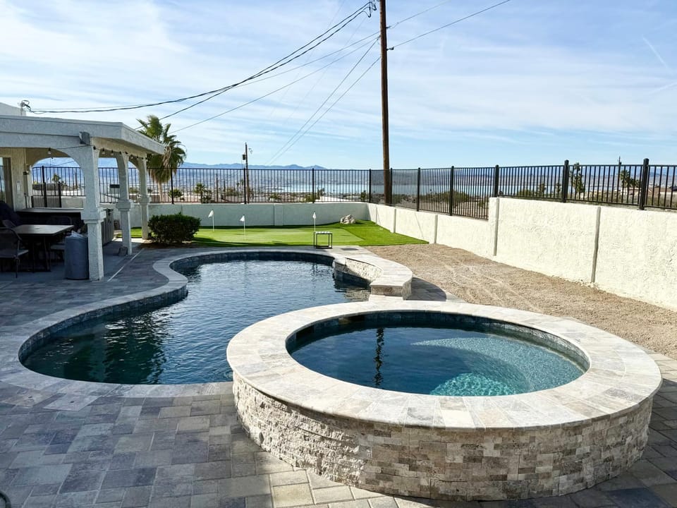 Peaceful Desert Villa Amazing View, Pool, Spa House in Lake Havasu City