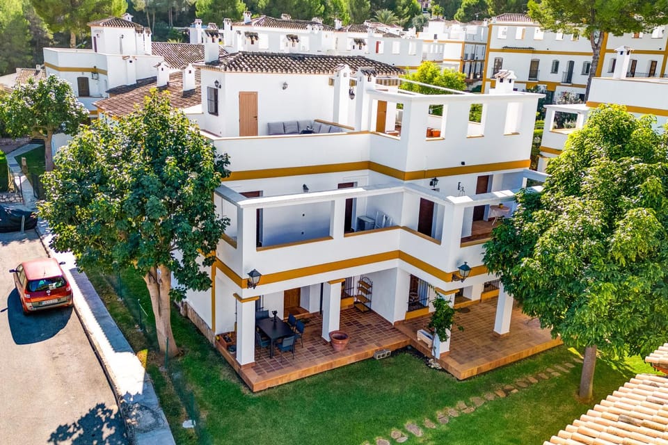Property building, Neighbourhood, Bird's eye view, Garden, Location