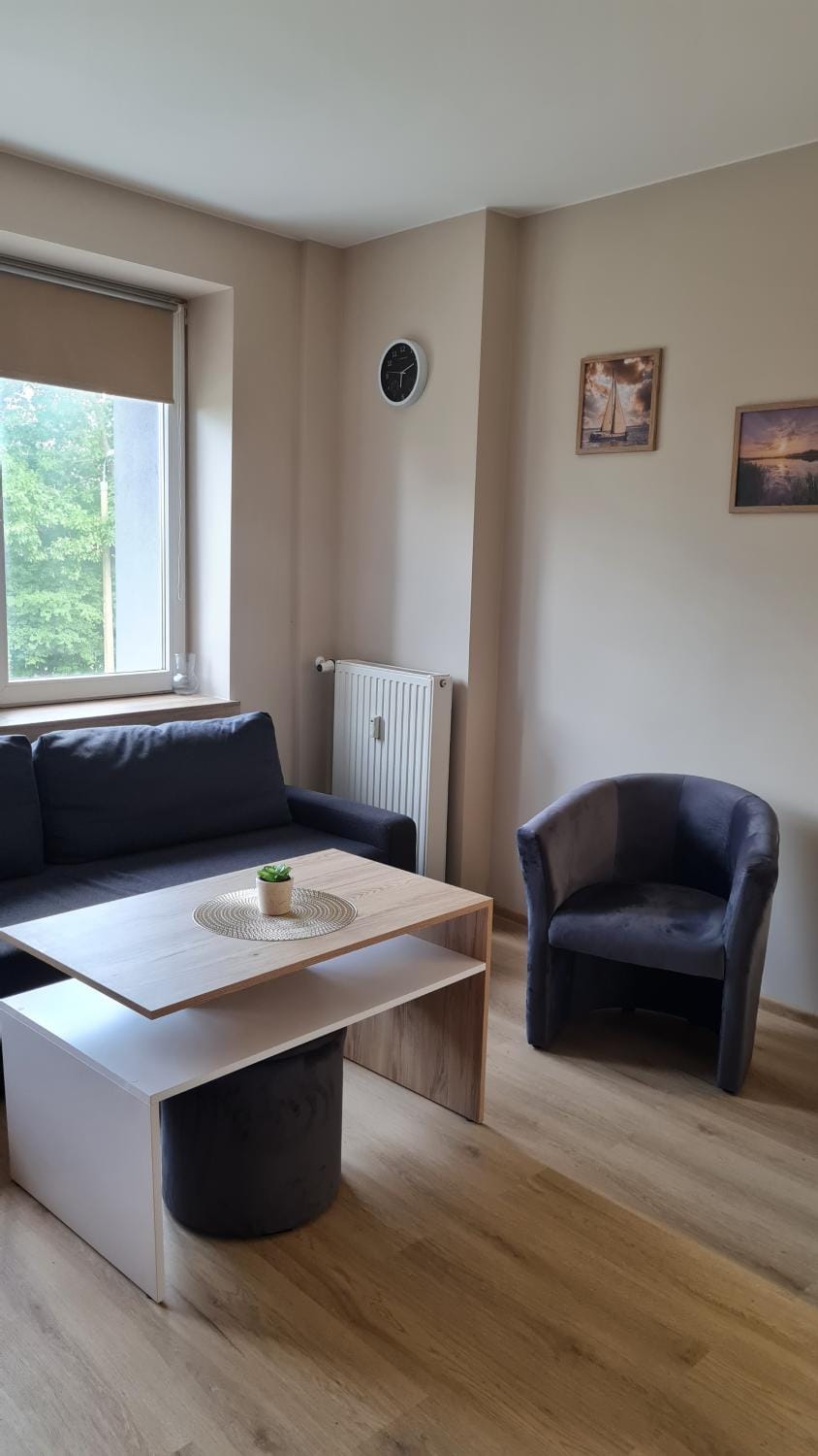 Living room, Seating area, internet