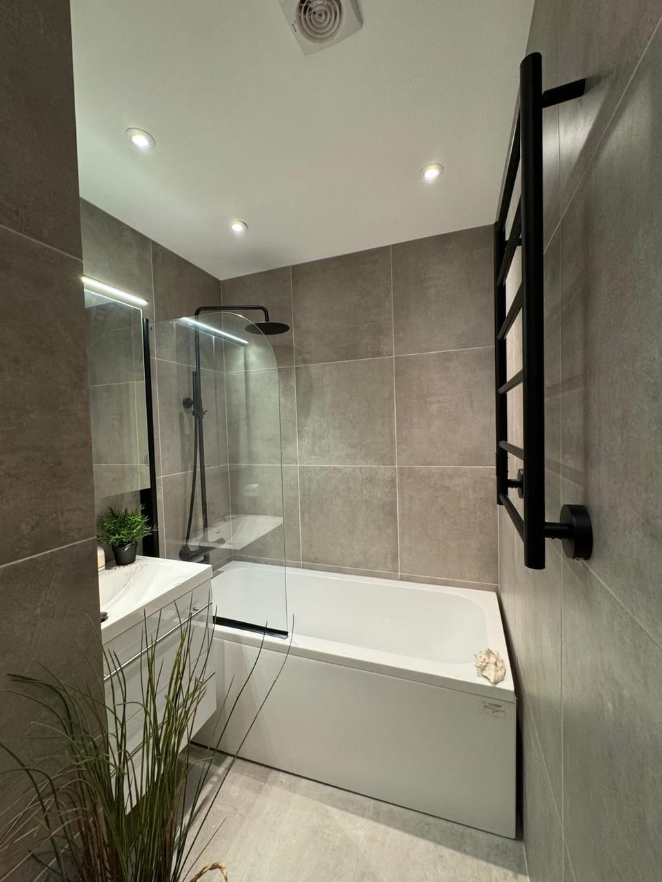 Shower, Bath, towels