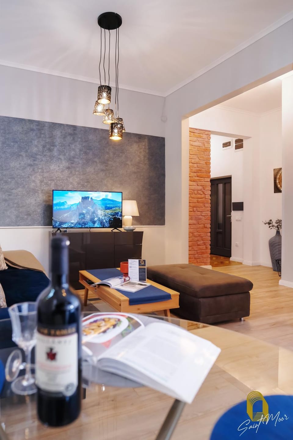 TV and multimedia, Living room, Seating area, Dining area