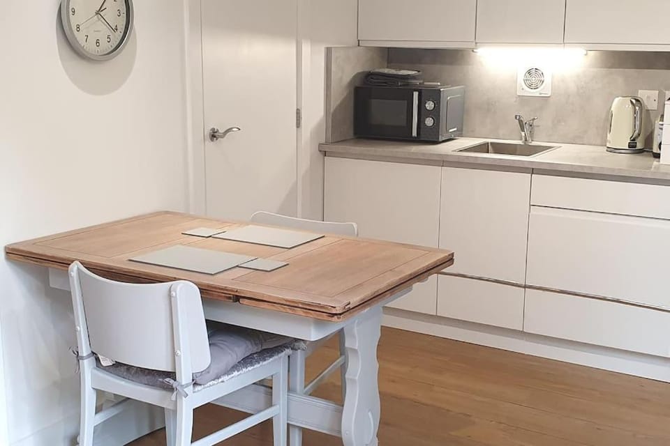 Private Self Contained Annex/Cabin Cabin in Birmingham