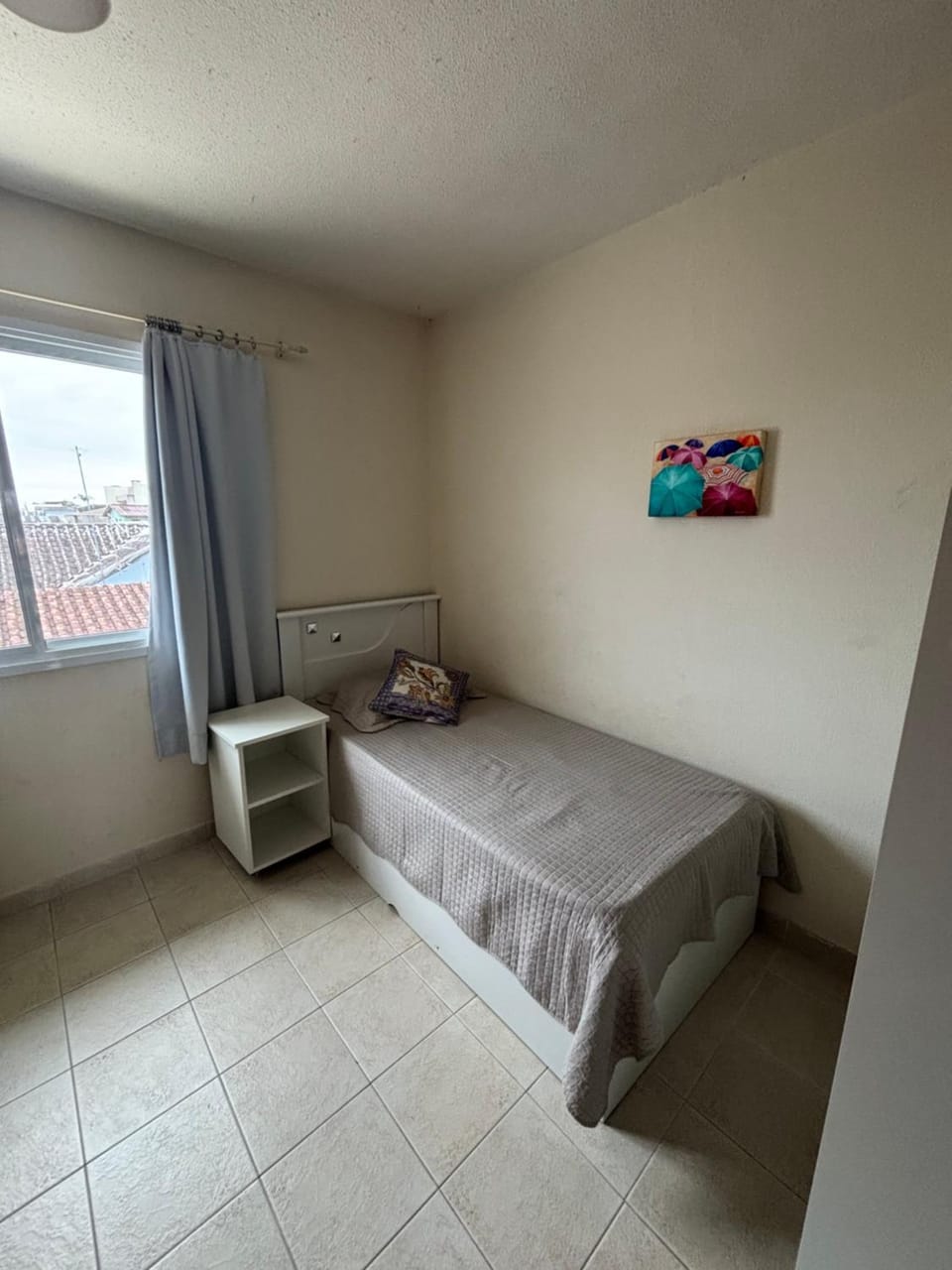 Sobrado confortável a uma quadra do mar. House in State of Paraná