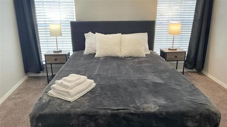 Spacious Family Value Retreat - Pool and Garage Apartment in Nueces County