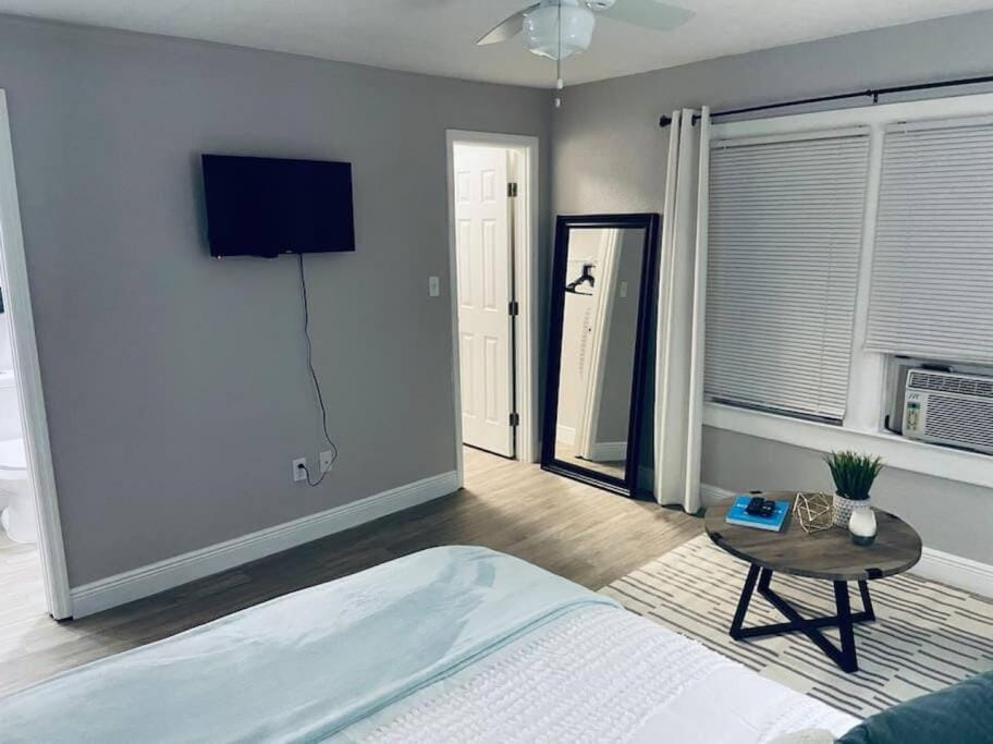 1 BD Apt close to Disney/Universal/Shopping/Dining Apartment in Kissimmee