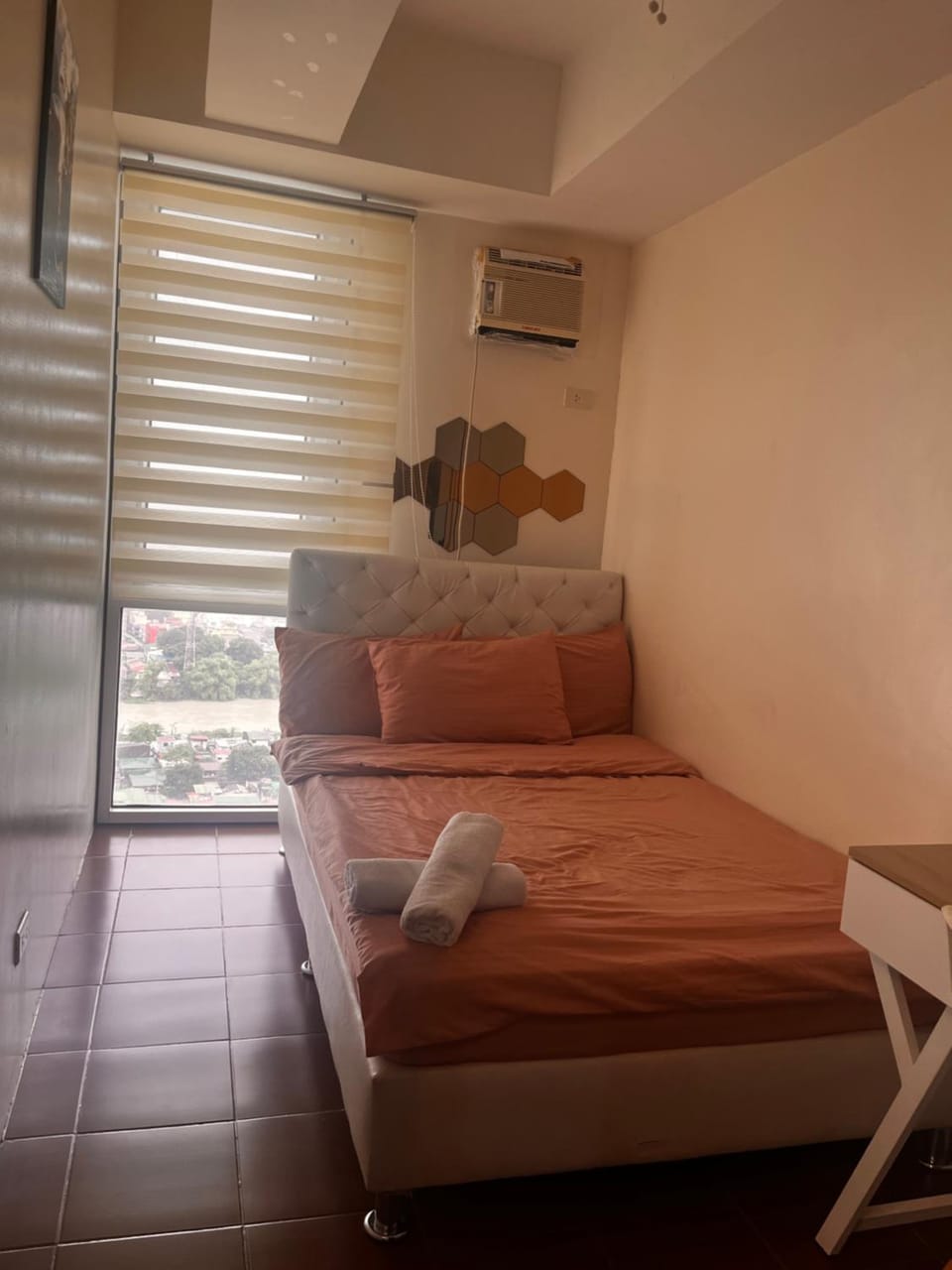 Bed, Photo of the whole room, Bedroom, towels, air conditioner