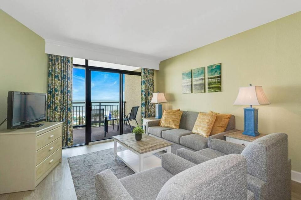 TV and multimedia, View (from property/room), Balcony/Terrace, Living room, Seating area