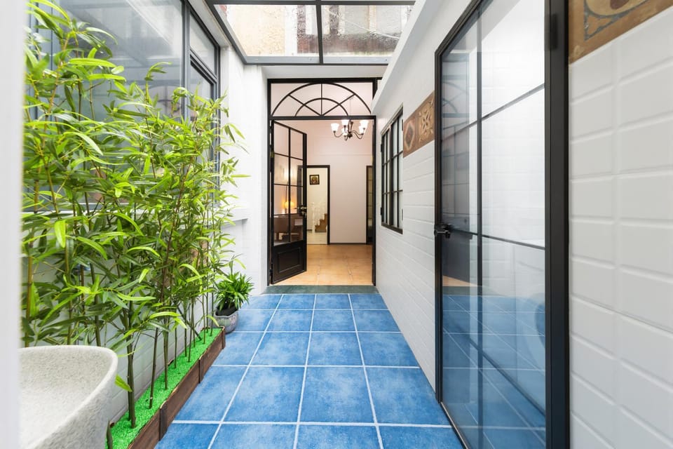 Tonight Homestay Jing'an Temple Shanghai Hotel in Shanghai
