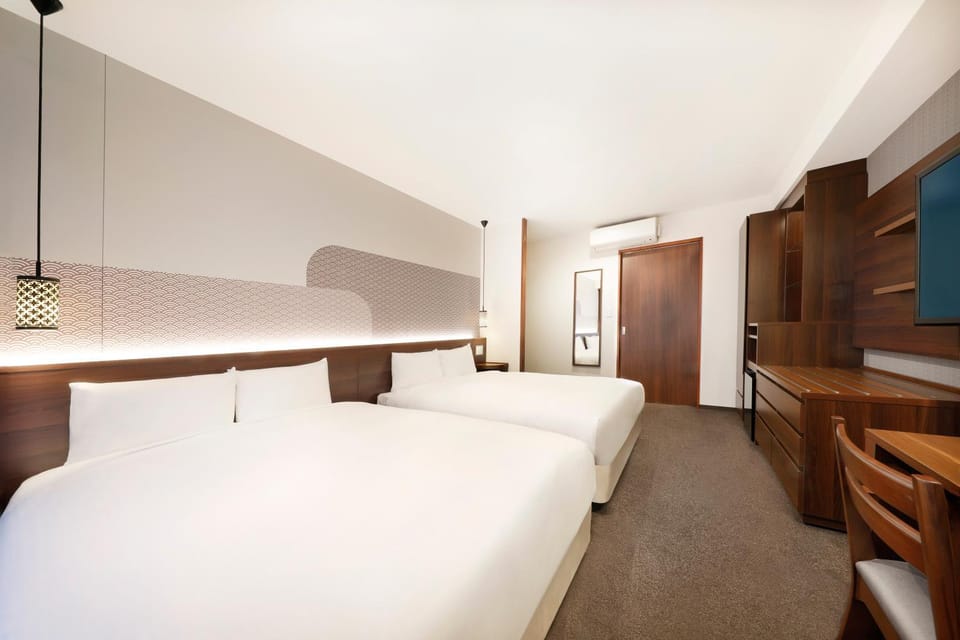 Bed, TV and multimedia, Bedroom