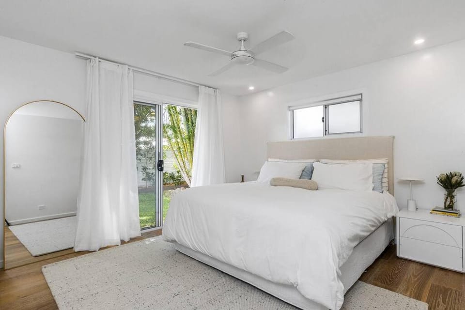 Pool House - Peaceful Luxury, Byron Bay Villa in Byron Bay