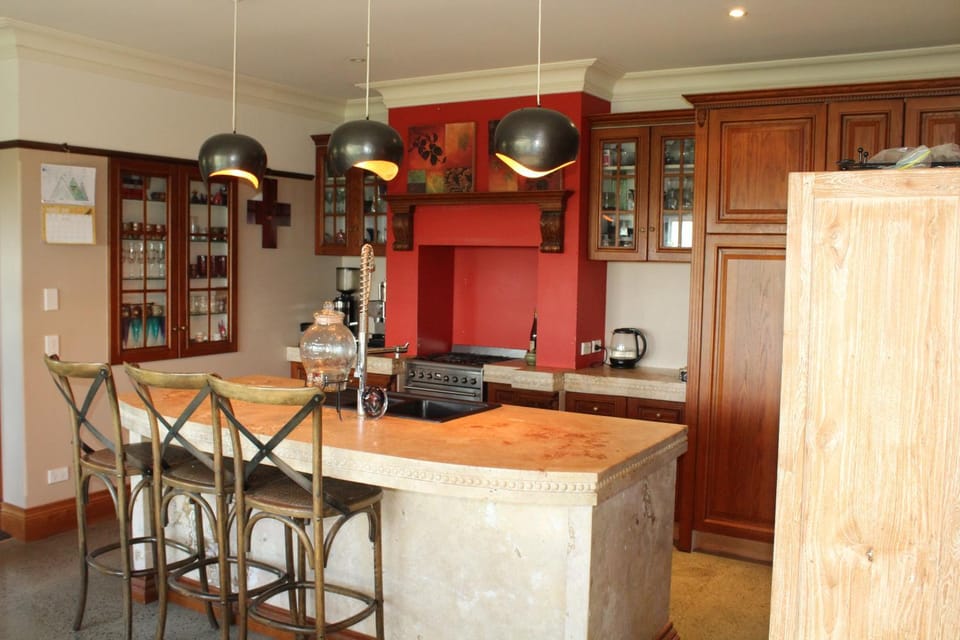 Hadlow Sunrise Retreat Bed and Breakfast in Otago