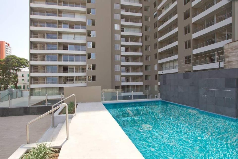 Property building, Balcony/Terrace, Pool view
