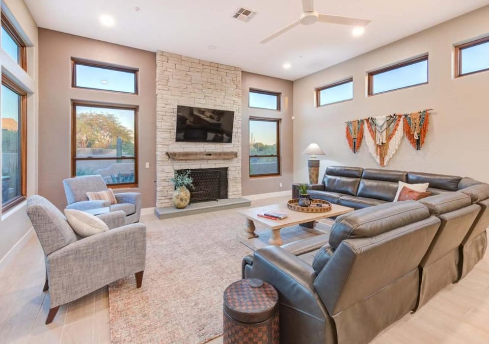 TV and multimedia, Living room, Seating area