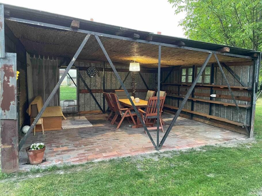 Patio, BBQ facilities, Garden
