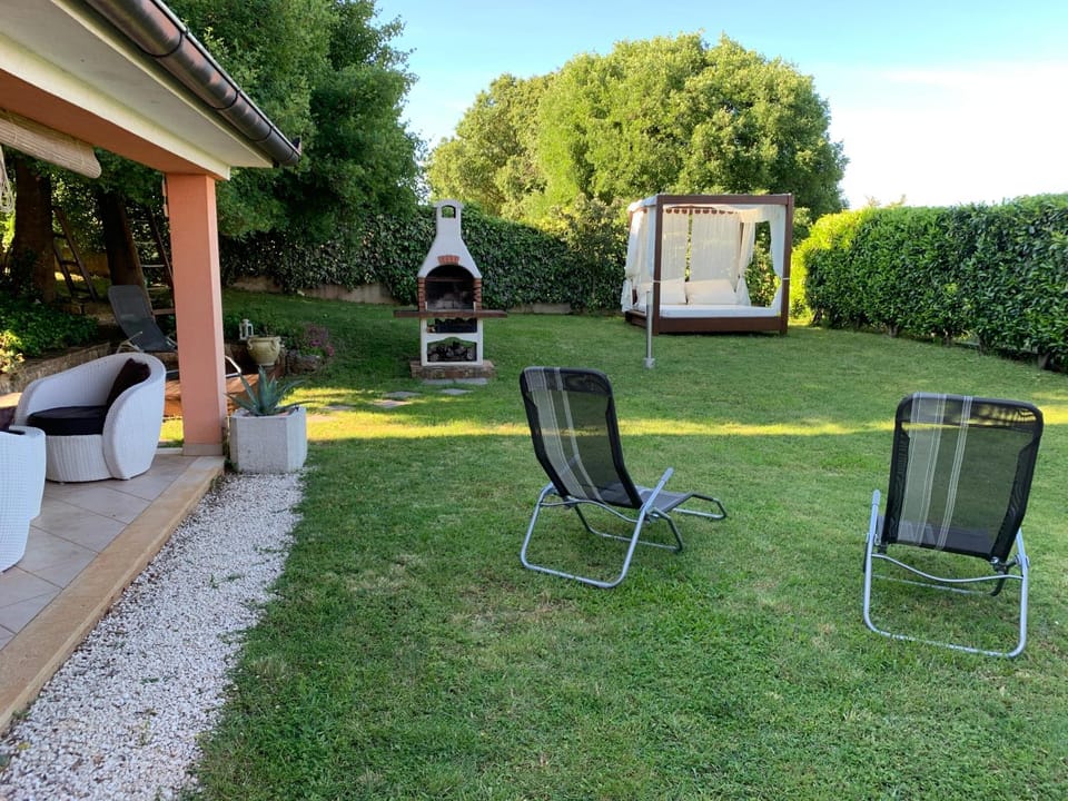 BBQ facilities, Garden