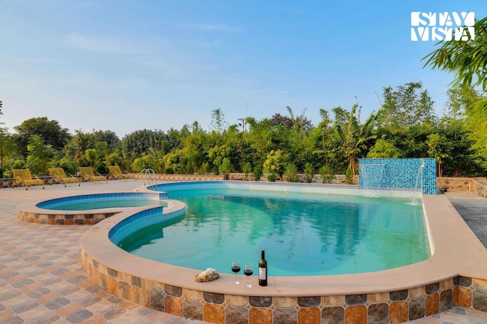 Swimming pool, Swimming pool