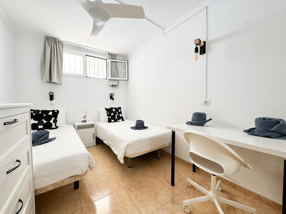 Bed, Bedroom, fireplace, hair dresser