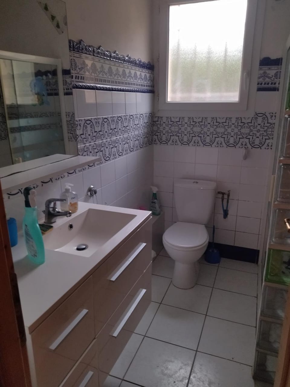 Shower, Toilet
