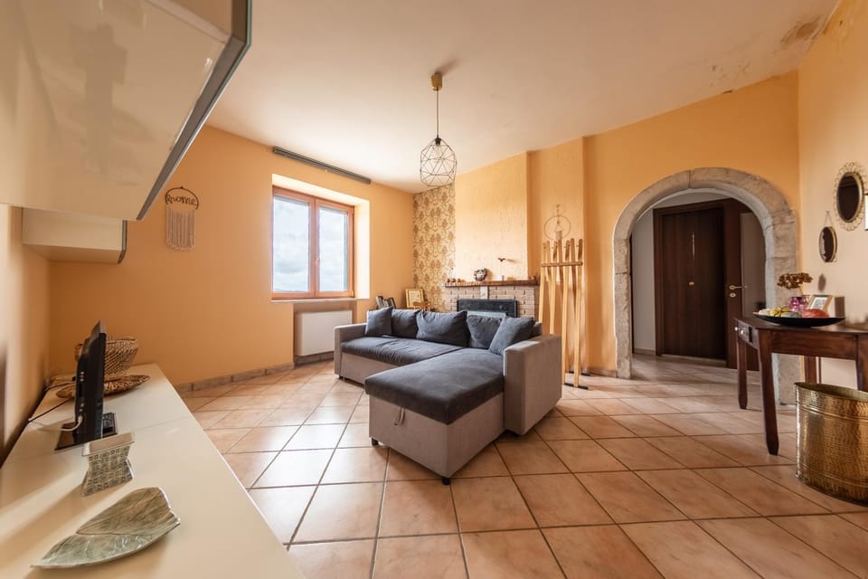Kitchen or kitchenette, Photo of the whole room, Seating area, Dining area