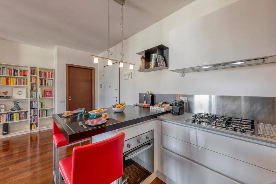 Kitchen or kitchenette, Dining area, stove