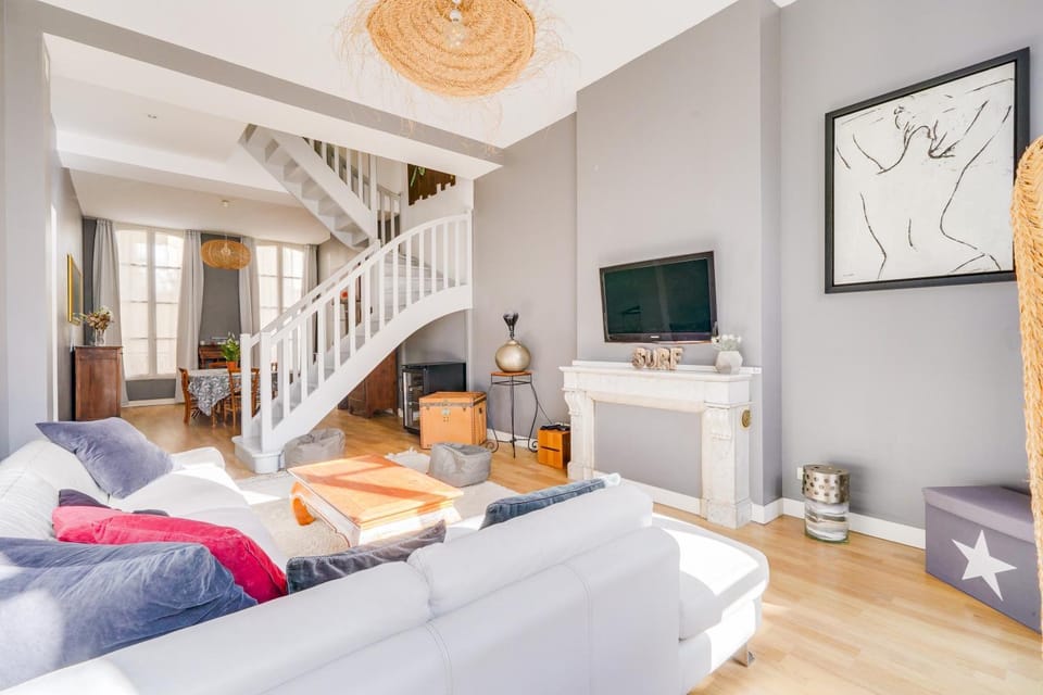 TV and multimedia, Living room, Seating area
