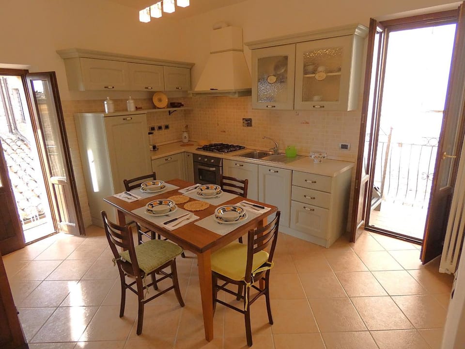 Scappo in Umbria, La casa di Eude Apartment in Assisi