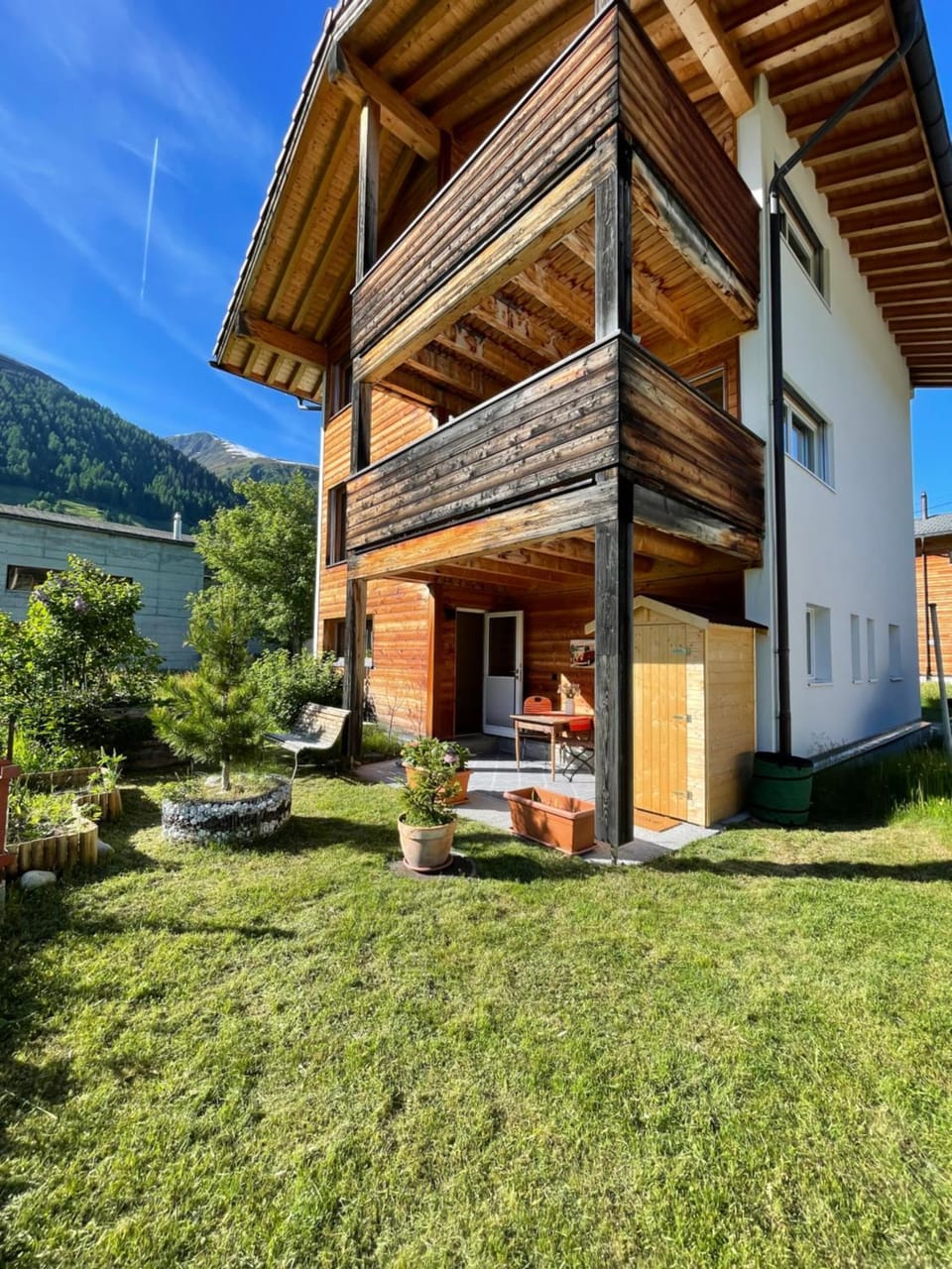 Garden, Mountain view